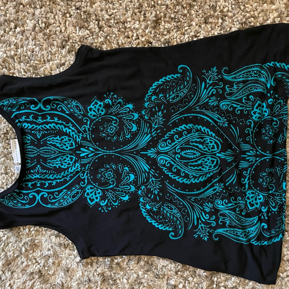 Women top sleeveless good condition